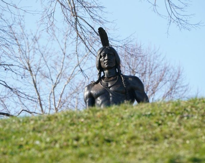 native-american’s-tribal-id-deemed-“fake”-by-ice