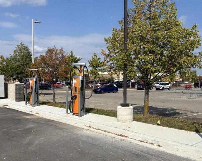 dabaja-brothers-and-chargepoint-aim-to-eliminate-ev-fast-charging-deserts-in-metro-detroit
