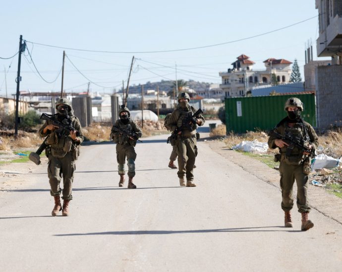 palestinians-forced-into-lockdown-as-israel’s-west-bank-assault-continues
