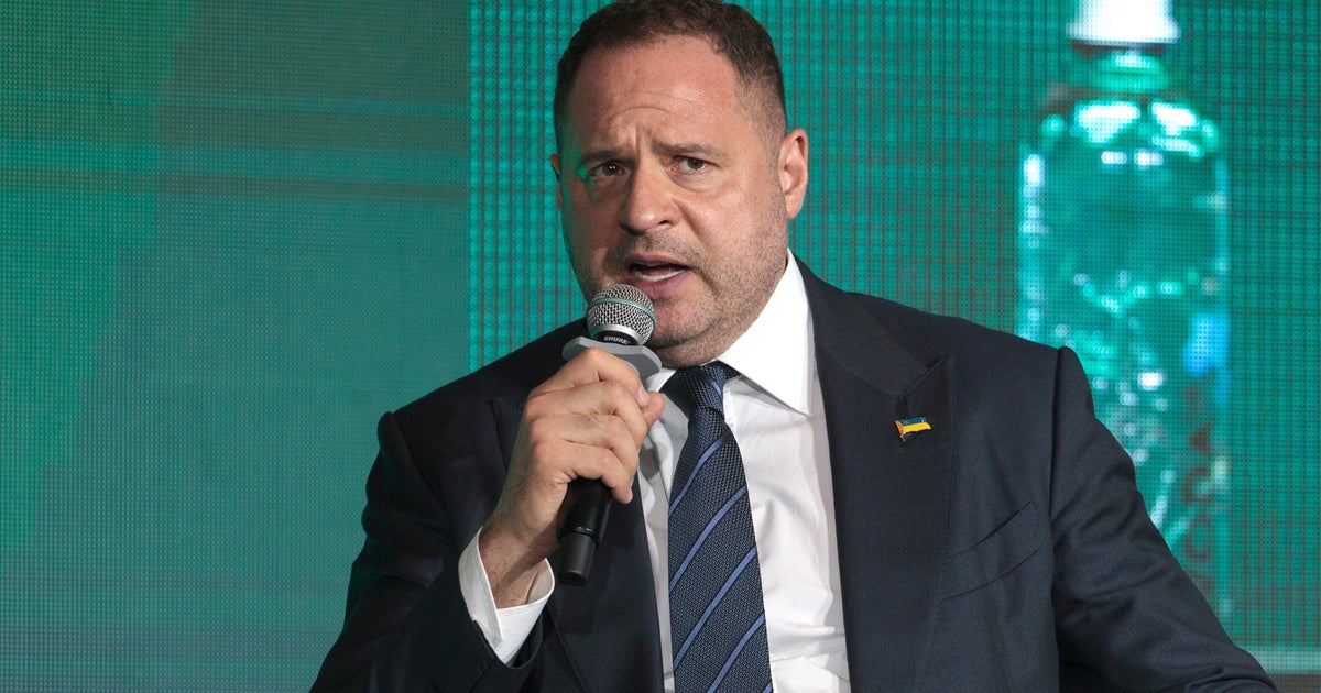 ukrainian-anti-corruption-units-raid-home-and-offices-of-zelenskyy’s-chief-of-staff