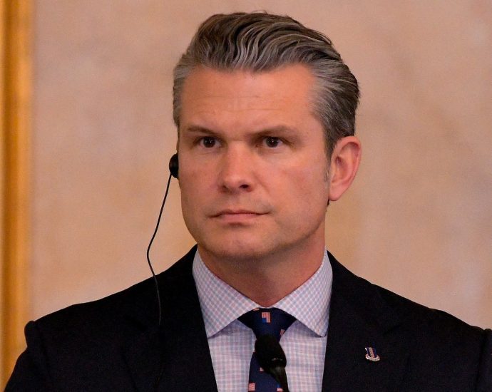 hegseth-sees-congressional-criticism-over-alleged-drug-boat-‘double-tap’-attack