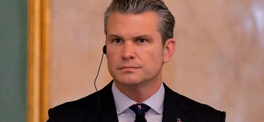 hegseth-sees-congressional-criticism-over-alleged-drug-boat-‘double-tap’-attack
