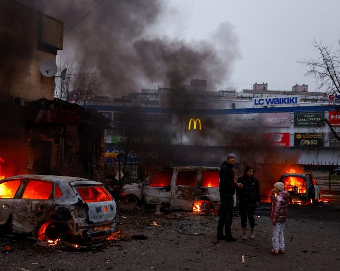 russia-ukraine-war-live:-kyiv-comes-under-deadly-drone,-missile-attacks