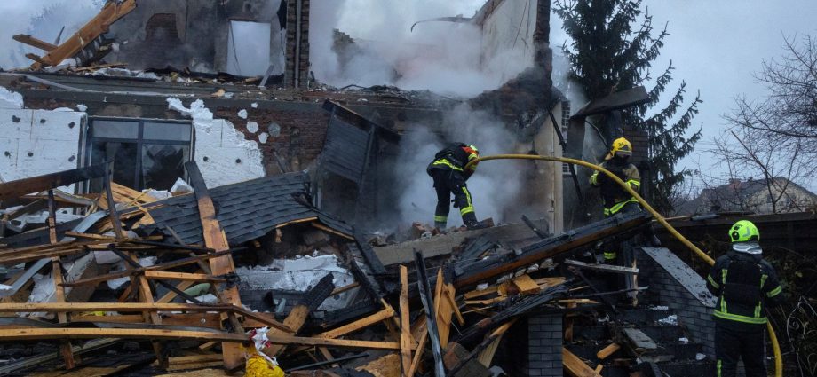 russian-strikes-on-kyiv-kill-three-as-ukraine-envoys-travel-to-us-for-talks