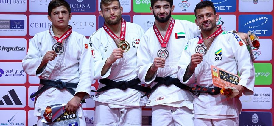 day-2-drama-in-abu-dhabi:-big-wins,-brilliant-comebacks-and-rising-stars-at-the-grand-slam