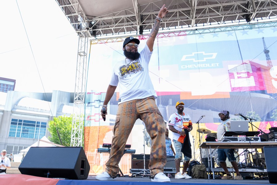 ai-country-hit-‘walk-my-walk’-built-on-blanco-brown’s-sound-sparks-questions-of-attribution,-ethics