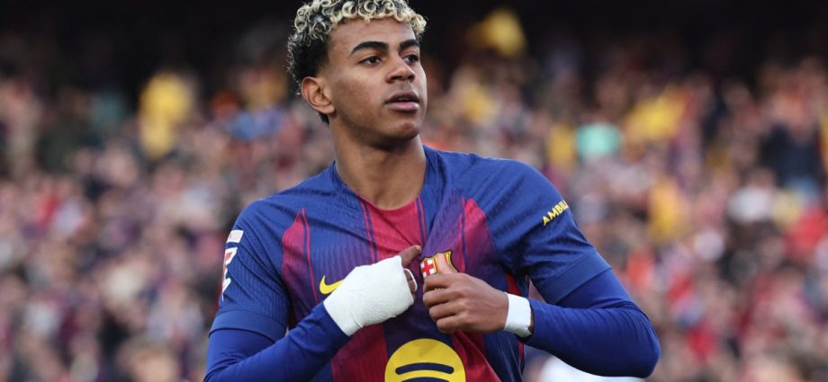 yamal,-olmo-score-goals-as-barcelona-rallies-to-beat-alaves