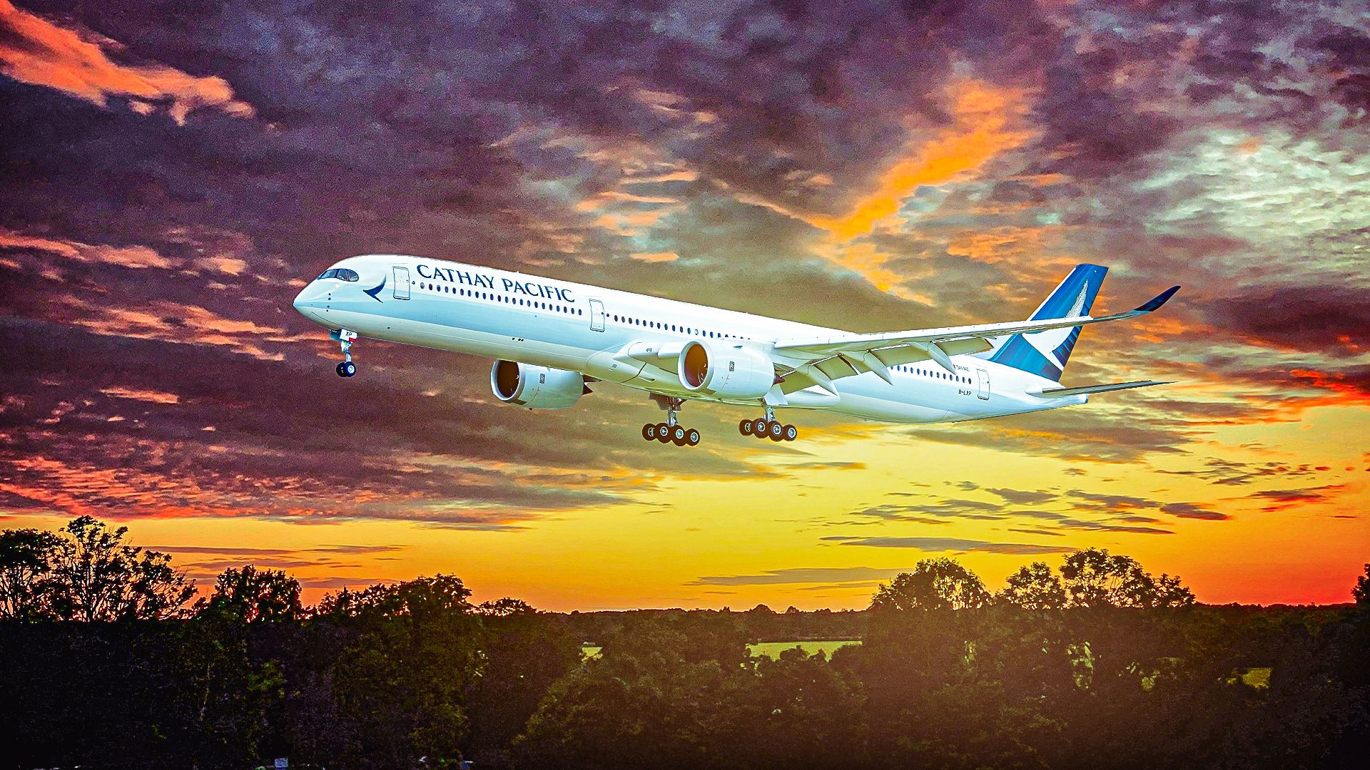 cathay-pacific-airbus-a350-1000-tail-strike-in-hong-kong-after-botched-landing