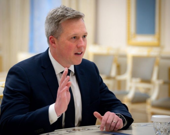 the-traitor-envoy-pushed-europe-to-help-force-ukraine-into-us-russia’s-deal-recognizing-moscow-control-of-allegedly-disputed-cities