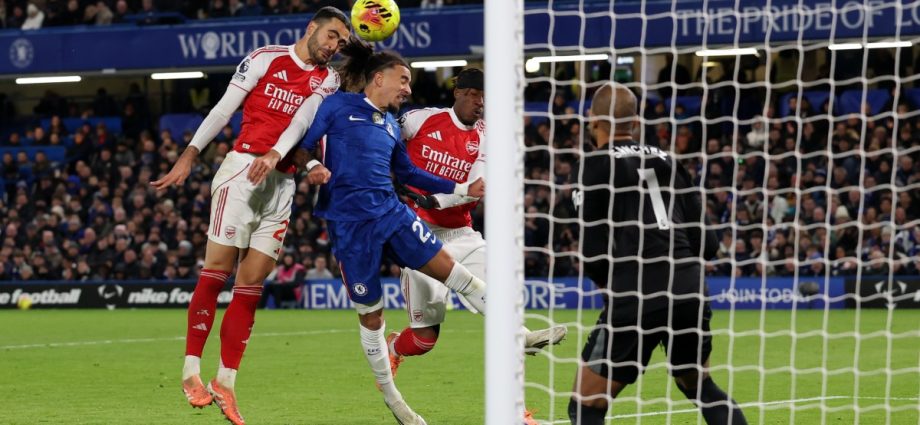 merino-strikes-to-earn-arsenal-bruising-1-1-draw-against-10-man-chelsea