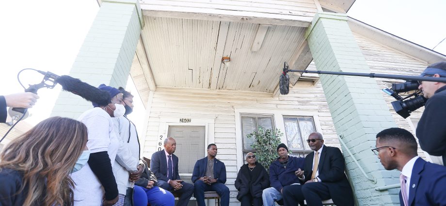 petrochemical-expansion-in-texas-will-fall-heavily-on-communities-of-color,-study-finds 