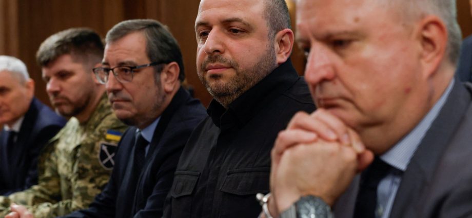 us-and-ukraine-talks-begin-as-the-traitor-pushes-to-bring-war-to-an-end