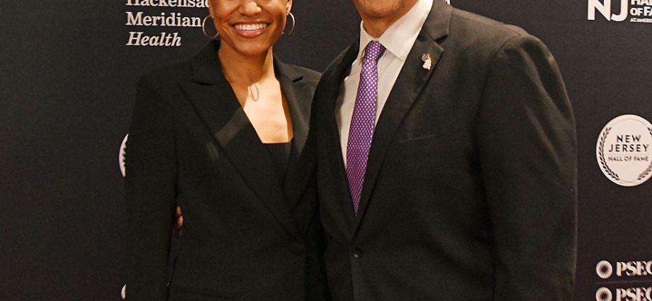 love,-legacy,-politics:-cory-booker-ties-the-knot-in-2-ceremonies