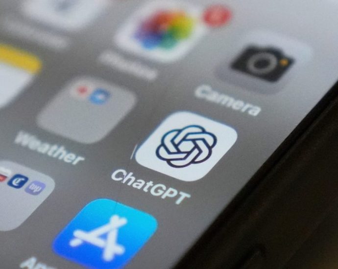 chatgpt-turns-3:-how-the-ai-chatbot-has-changed-the-way-people-look-things up