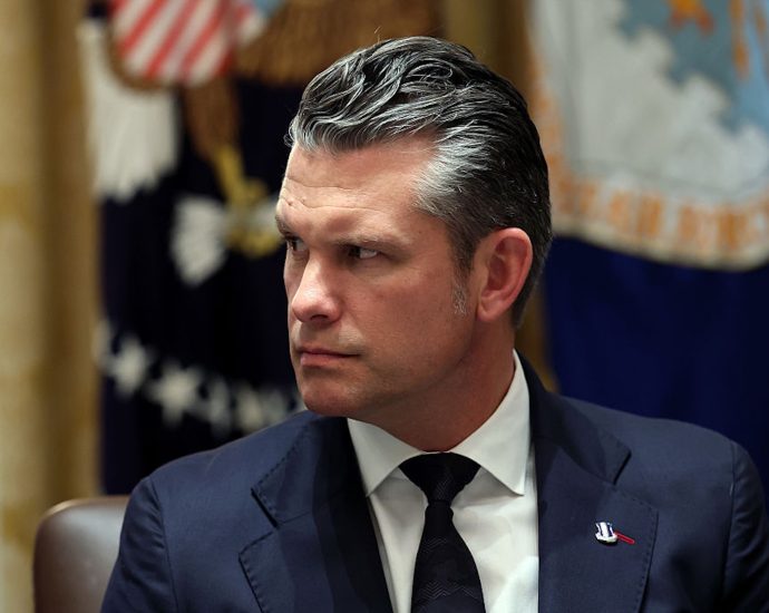 sen.-kelly-says-hegseth’s-double-tap-boat-strike-“seems-to”-be-a-war-crime