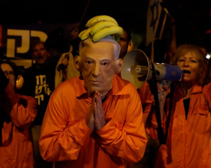 israelis-protest-against-netanyahu’s-pardon-request