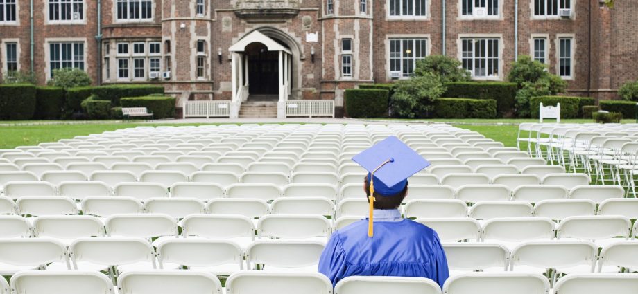 big-myth-on-campus:-most-americans-no-longer-see-value-in-a-college-degree