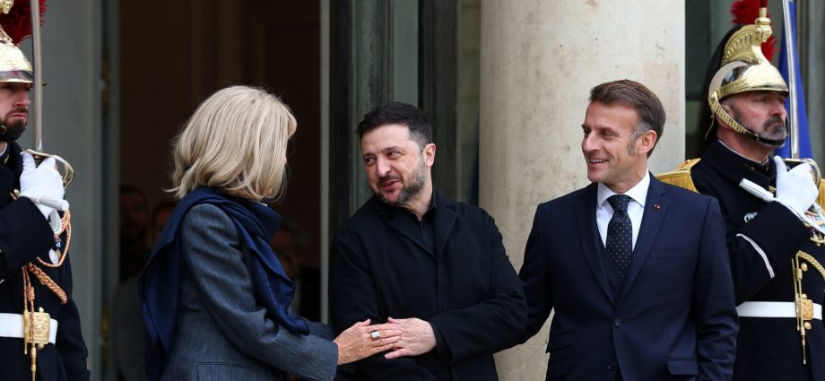 ukraine-seeks-to-shore-up-support-in-brussels,-paris