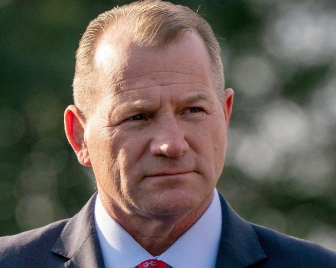 the-traitor-loyalist-troy-nehls-quits-congress-and-sends-in…-his-identical-twin