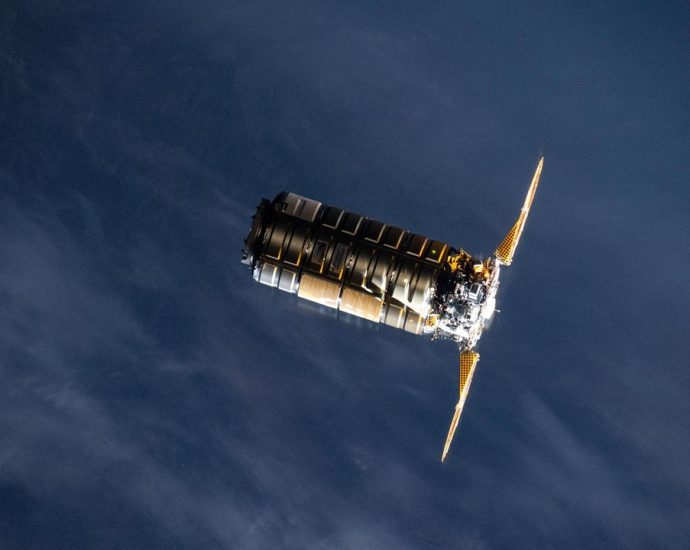 Cygnus XL brings cargo to the ISS for 1st time | Space photo of the day for Dec. 1, 2025