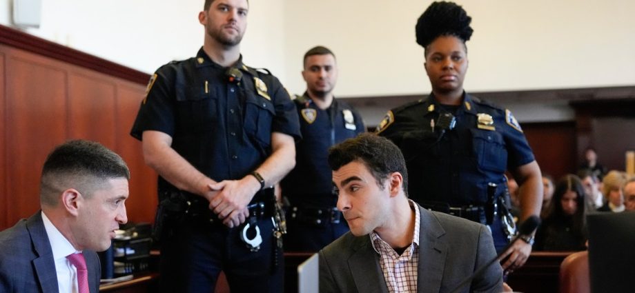 luigi-mangione-appears-in-court-as-lawyers-seek-to-bar-evidence-at-trial