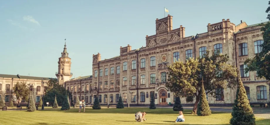 how-students-in-ukraine-use-technology-to-overcome-education-barriers