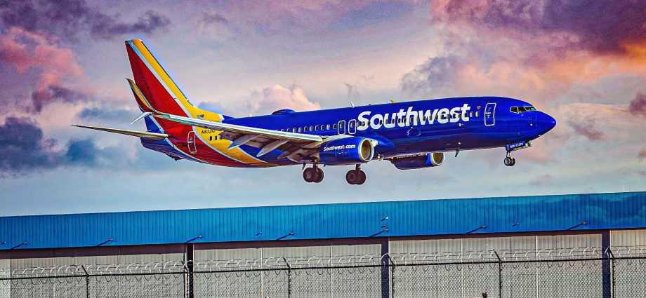 costly?-plus-size-passengers-have-to-buy-an-extra-seat-with-southwest-airlines’-new-policy