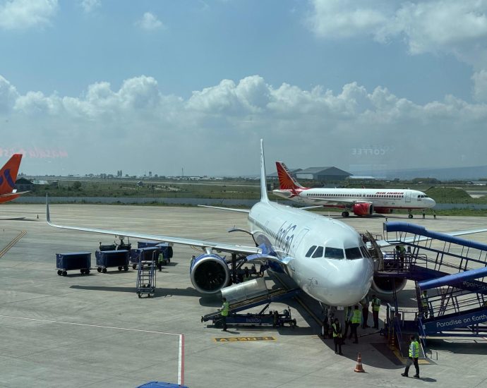 india’s-sky-high-fares-crash-dreams-to-make-flying-accessible-to-all