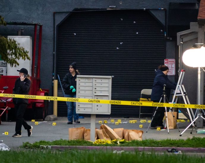 us-mass-killings-drop-to-20-year-low-in-2025:-database