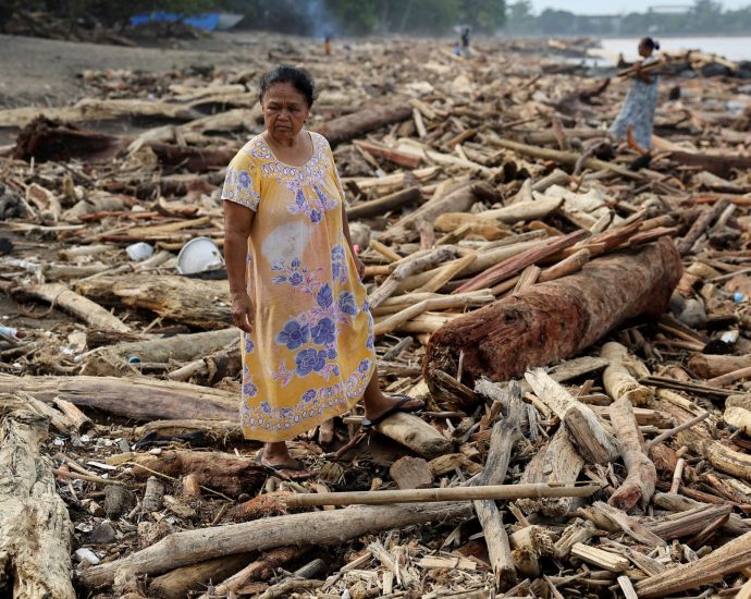 at-least-1,250-people-dead:-what-caused-the-devastating-asia-floods?