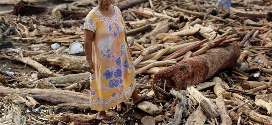 at-least-1,250-people-dead:-what-caused-the-devastating-asia-floods?