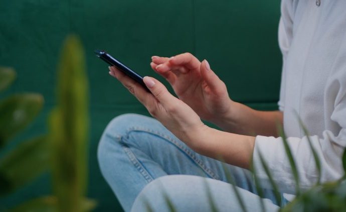 ‘rage-bait’-is-oxford-university-press-word-of-year-amid-online-outrage