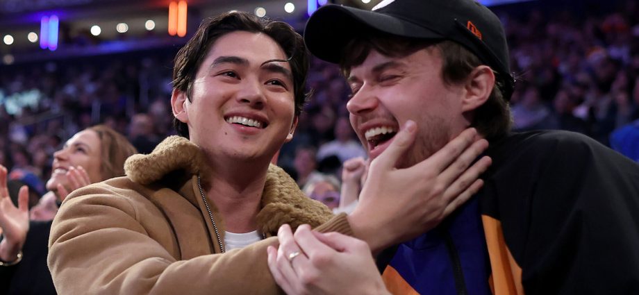 ‘the-summer-i-turned-pretty’-stars-sean-kaufman-and-christopher-briney-kissed-on-the-jumbotron-at-a-knicks-game