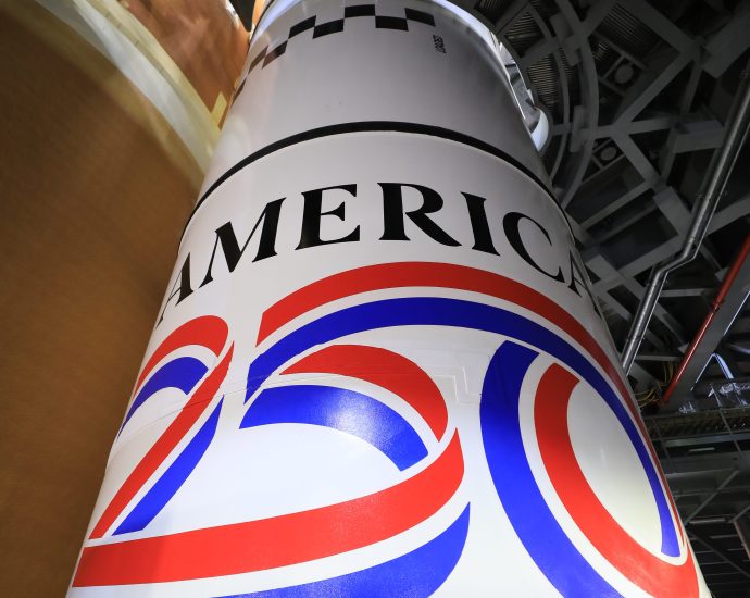 nasa’s-moon-rocket-celebrates-250-years-of-american-innovation