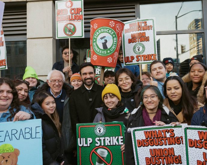 “this-is-a-union-town”:-zohran-mamdani-&-bernie-sanders-join-striking-starbucks-workers’-picket