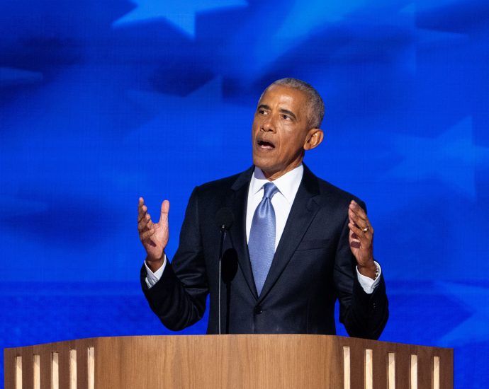 “get-out-of-the-way”:-obama-calls-on-“old-folks”-in-power-to-trust-young-activists,-lawmakers