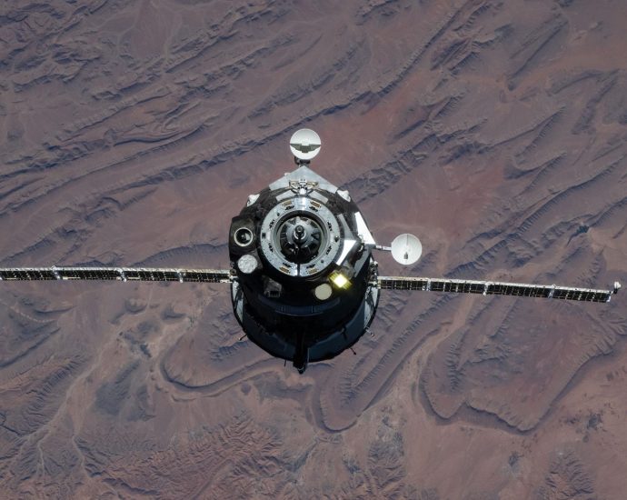 new-trio-gets-up-to-speed-with-station-life-as-space-biology-continues