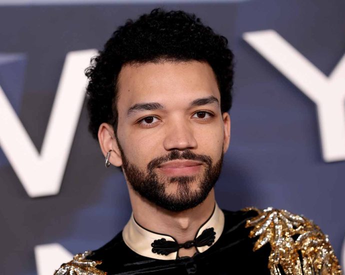 justice-smith-says-he’ll-never-date-women-again-and-opens-up-about-queer-identity-on-‘dinner’s-on-me’