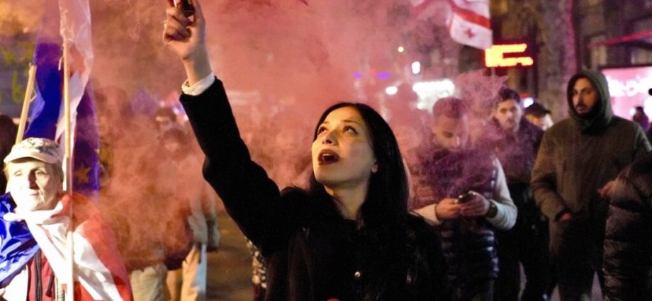 the-west-saved-moldova-from-russia.-it’s-still-“searching”-for-how-to-help-georgia