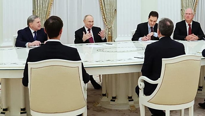 russia-says-us-talks-on-ukraine-‘constructive’-but-work-remains-signalling-no-compromise