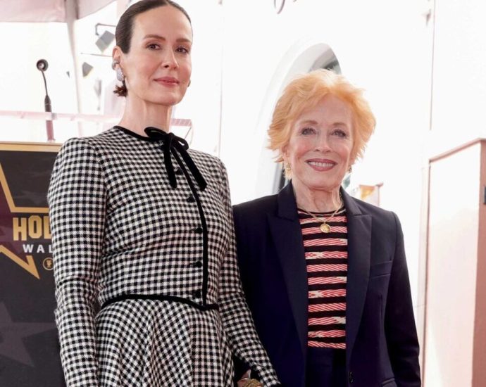 holland-taylor-honors-partner-sarah-paulson-in-heartfelt-hollywood-walk-of-fame-speech