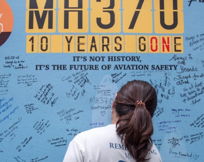 search-resumes-to-solve-mystery-of-missing-malaysia-airlines-flight-mh370