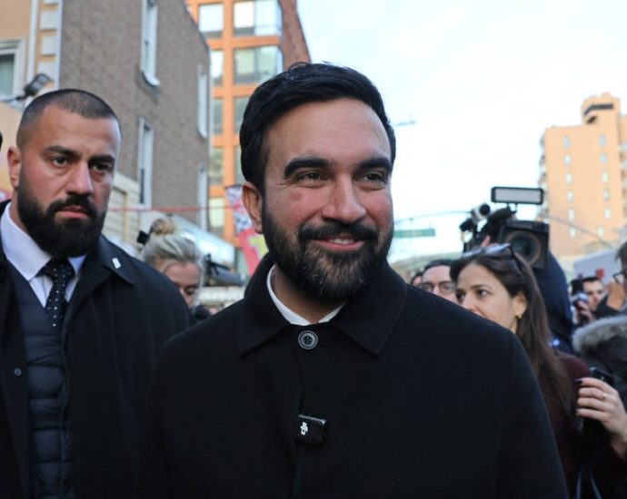 zohran-mamdani-slams-starbucks-and-joins-workers-on-picket-line