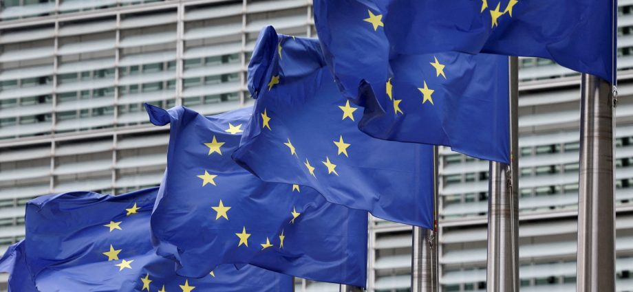 eu-agrees-deal-to-end-russian-gas-purchases-by-2027