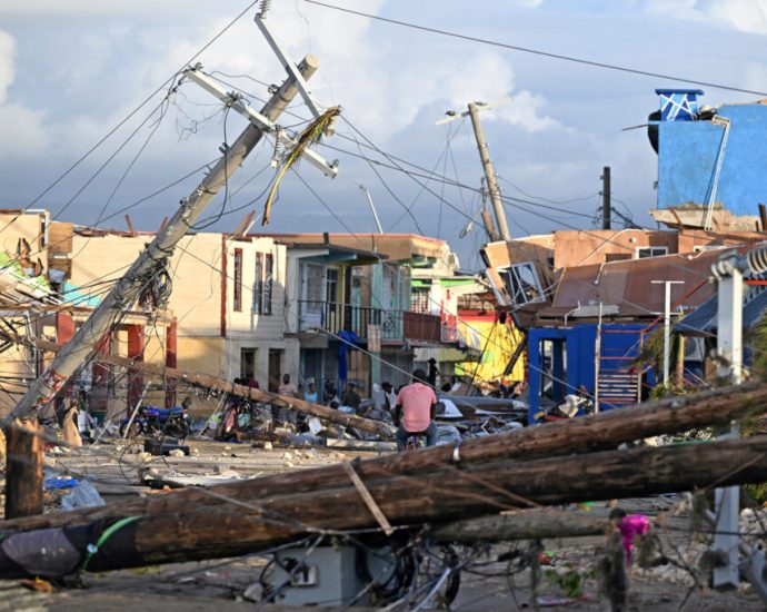 a-hurricane-season-that-surprised-with-record-storms-and-notable-lulls