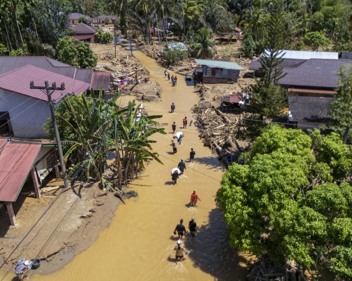 indonesian-villages-flattened-by-catastrophic-floods