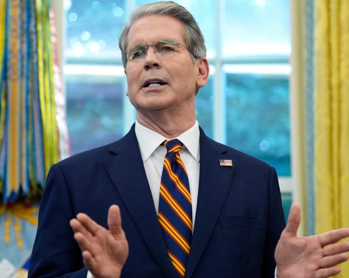 bessent-to-push-residency-requirement-for-regional-us-fed-bank-presidents