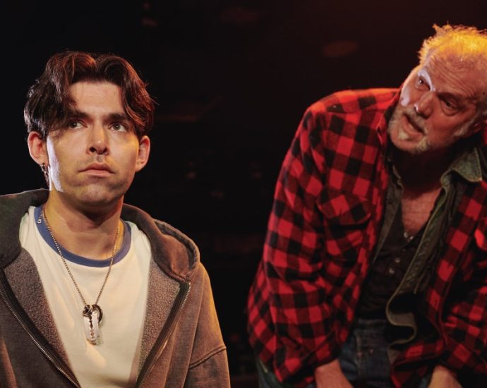 estranged-family-and-unexpected-connections-take-center-stage-in-this-buzzy-new-musical