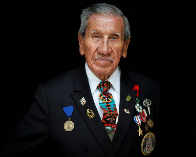 last-native-american-wwii-d-day-vet-charles-shay-dies-at-101