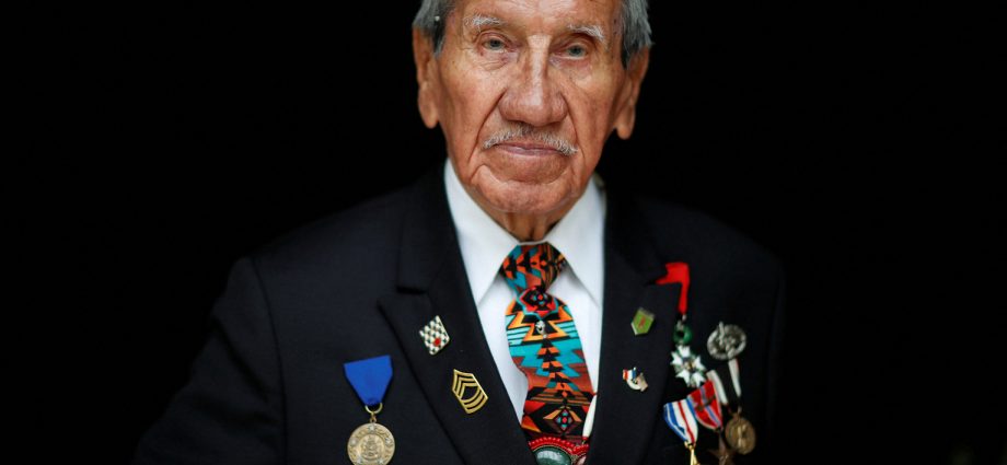 last-native-american-wwii-d-day-vet-charles-shay-dies-at-101
